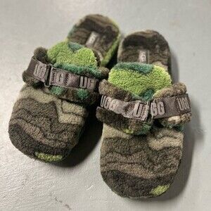 Ugg camo print slippers size 10